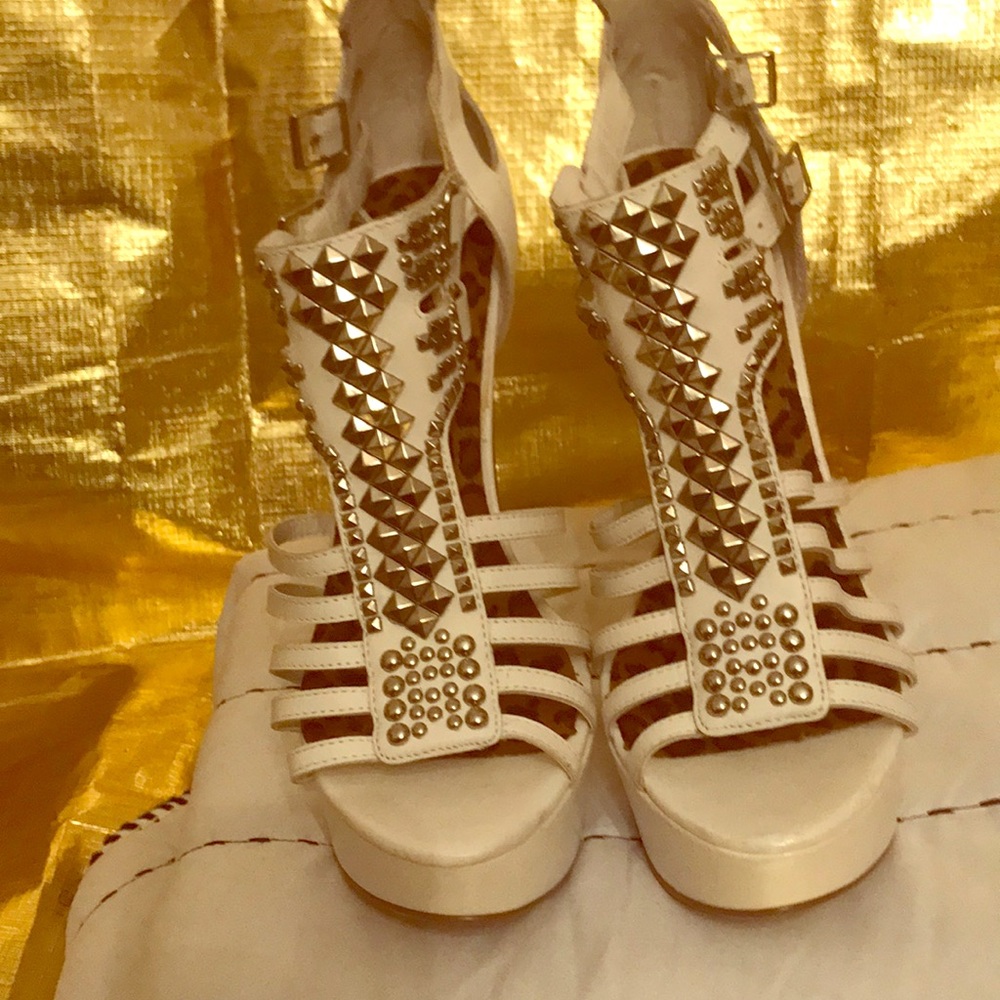 Chinese Laundry Gladiator White Shoe.